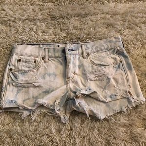 A&F Light wash low rise denim shorts m